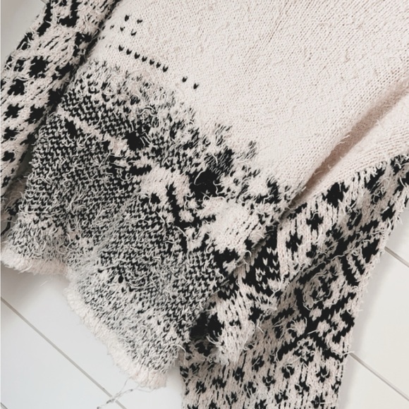 Free People Chunky Oversized Sweater; Med - Picture 2 of 3